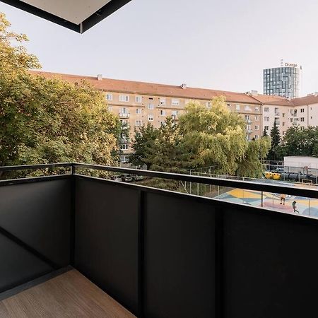 Stylish Apartment Retreat ブラチスラヴァ エクステリア 写真