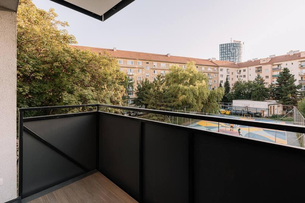 Stylish Apartment Retreat ブラチスラヴァ エクステリア 写真